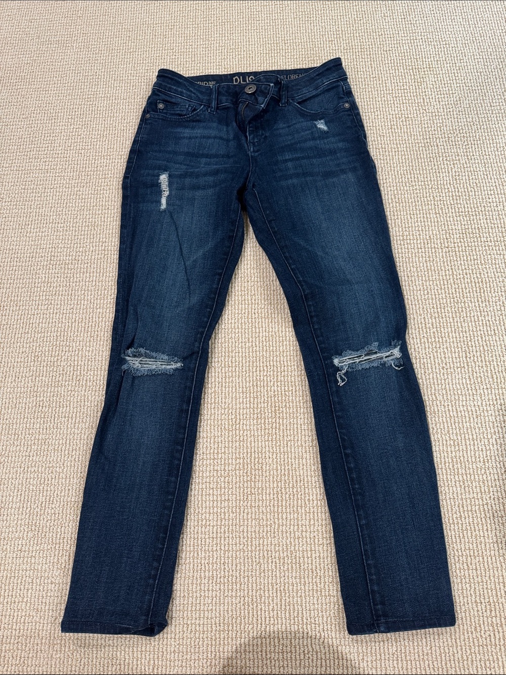 DL1961 Skinny Jeans in Dark Blue with Distressed Knees